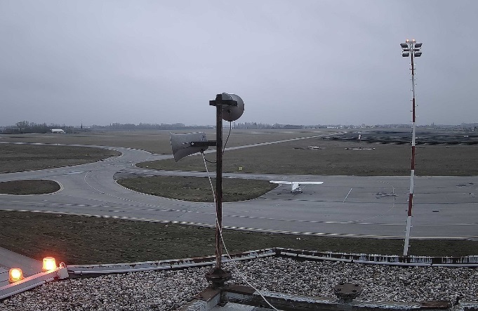 Bad Vöslau Airfield (LOAV) Live Webcam showing real-time aircraft operations and general aviation activities at this Lower Austrian airfield