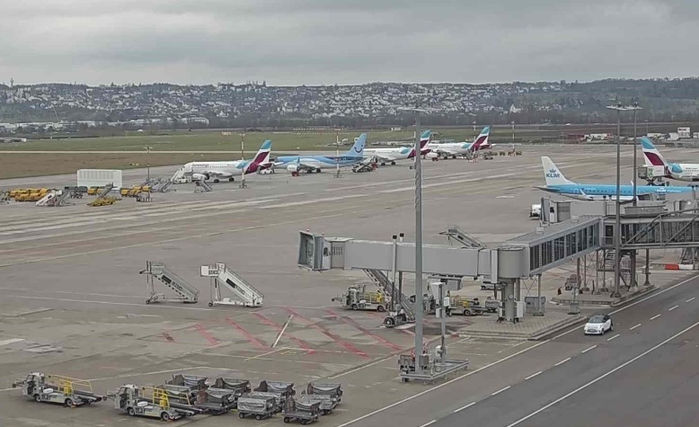 Stuttgart Airport IATA: STR, ICAO: EDDS Live Webcam showing real-time aircraft operations and terminal activities at Baden-Württemberg's international airport