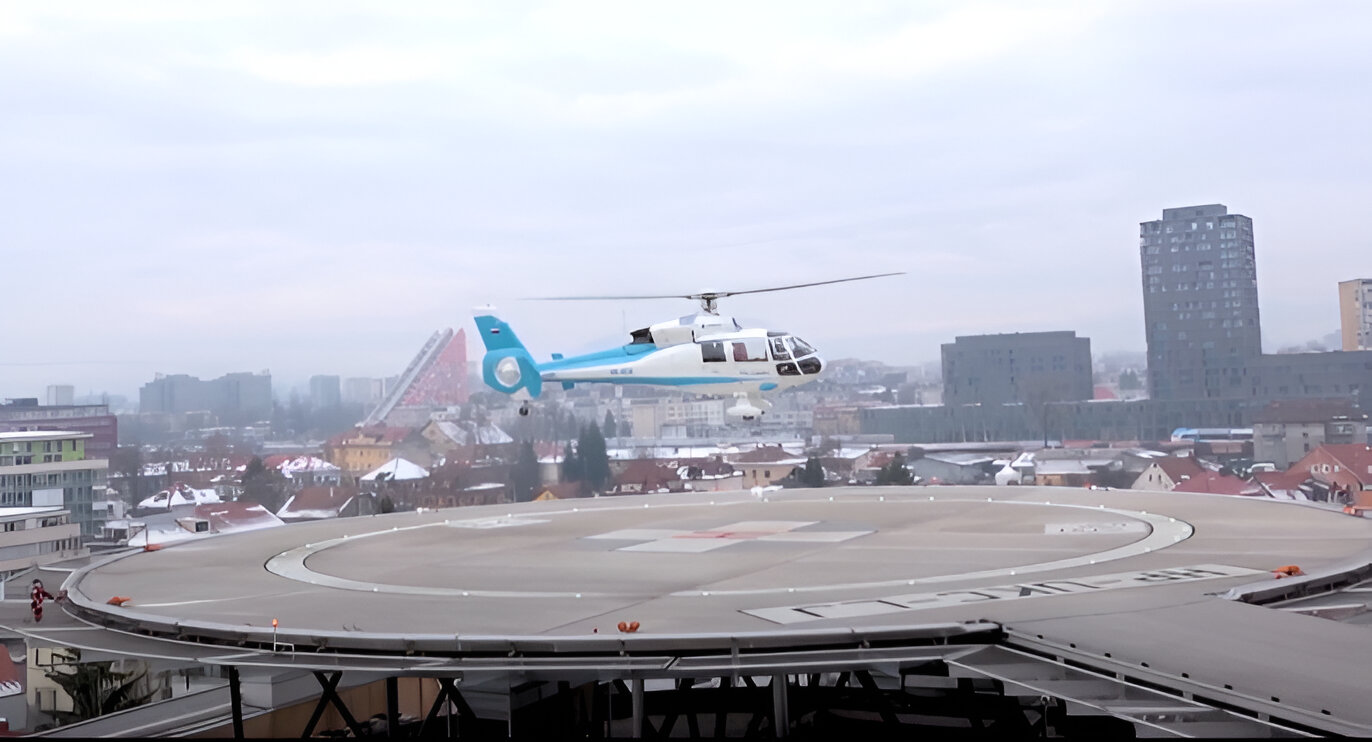 UKC Ljubljana Heliport ICAO: LJHL Live Webcam showing real-time emergency medical helicopter operations at Slovenia's main hospital helipad