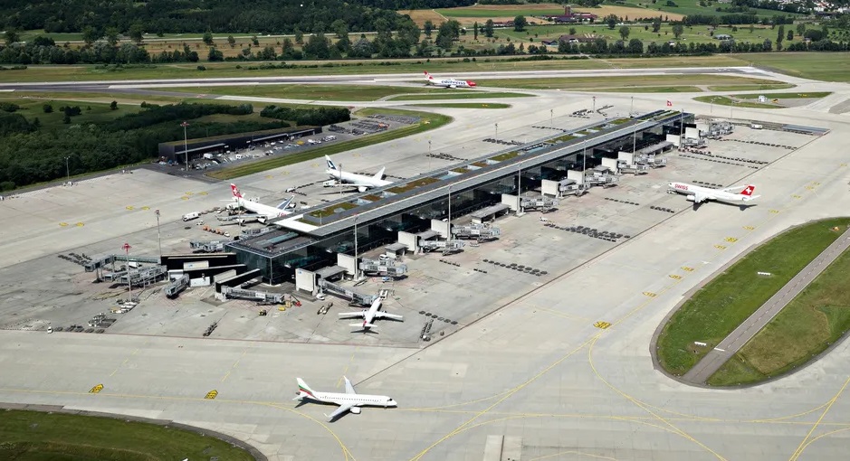 Zurich Airport (ZRH/LSZH) Live Webcam showing real-time aircraft operations, terminal activities, and runway movements at Switzerland's largest international airport